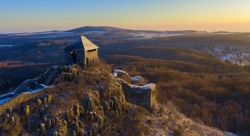 Őrület, milyen rejtett kincsek vannak a magyar vidéken: kihagyhatatlan tavasszal ez a 61 vár