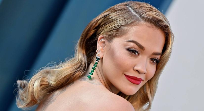 Rita Ora aligruhája vitte a prímet az Oscar-gála előpartiján