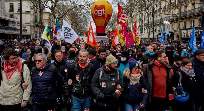 A forrongó százezrekkel nem törődve elfogadta a nyugdíjreformot a francia szenátus