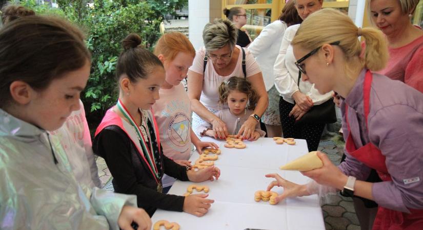 Babarcon workshopokkal készülnek a macaron világnapra