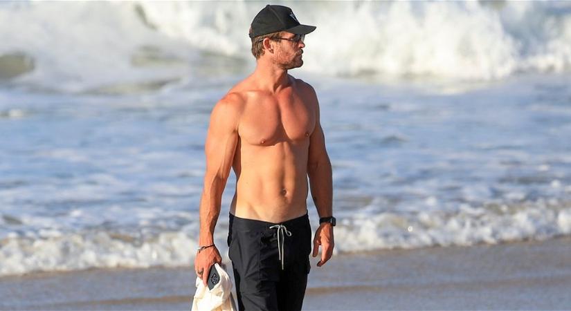 Thor még szörfözni is tud? - Chris Hemsworth megvillantotta kockahasát
