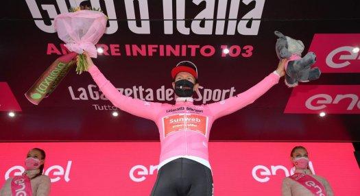 Keldermané a rózsaszín trikó a Giro d'Italia versenyen