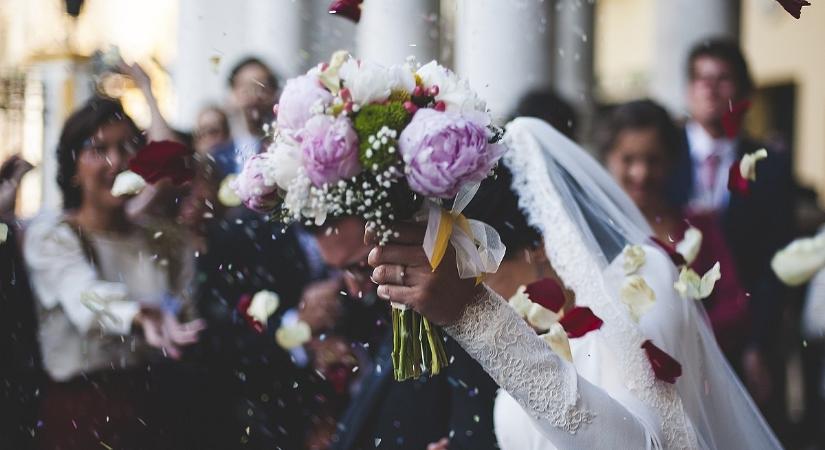 Boldogító igen az inflációra: 5 milliónál áll meg egy átlagos esküvő