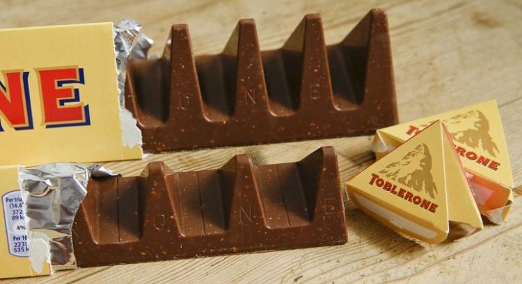 Eltűnik az ikonikus logó a svájci csokoládé csomagolásáról