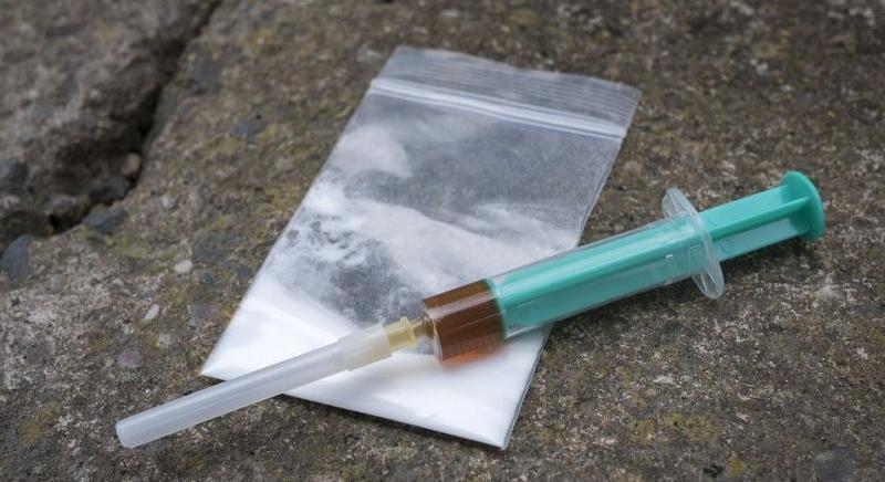 Meggyanúsították a drogos magyar énekesnőt, feldobhatta a dílereit