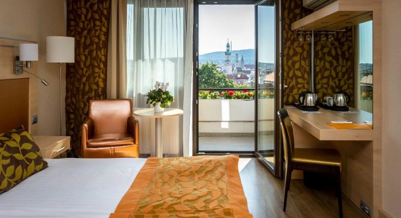 A város szívében várnak a csodák – Hotel Sopron