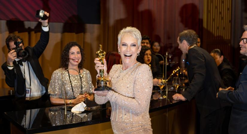 Jamie Lee Curtis magyar dalt énekelt az Oscar utáni sajtótájékoztatón