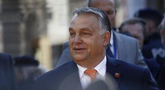 Orbán Viktor "technikai landolással" ugrott át Toszkánába