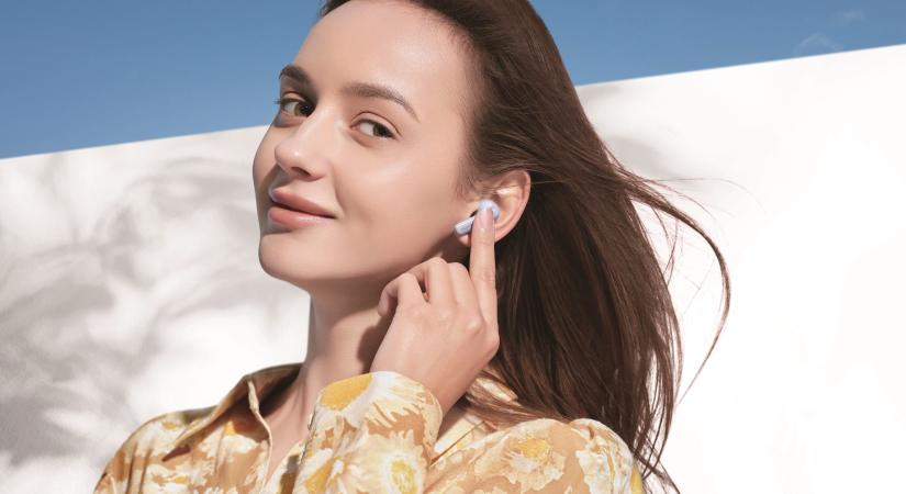 Idehaza is piacra dobta vadiúj fülhallgatóját a Huawei