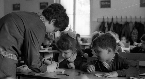 Hosszú levelet kapott Maruzsa Zoltán: a tanárok nem 80%-os értelmiségiek, a fizetésüket se így tervezzék