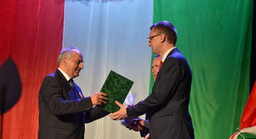 Átnyújtották Csongrád-Csanád Vármegye kitüntető díjait