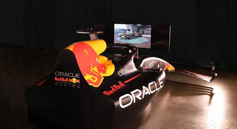 Brutális, az RB18-as mintájára készült szimulátorokat kínál eladásra az F1