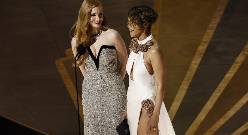 Halle Berry 56 évesen is rendkívül vonzó