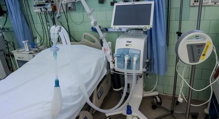 Lélegeztetőgépeket, orvosi eszközöket küld a kormány Törökországba