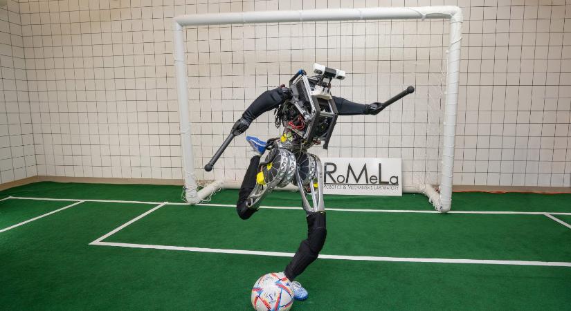 Egy Messinél is jobban focizó humanoidot fejlesztenek, hogy 2050-re legyőzze az embereket