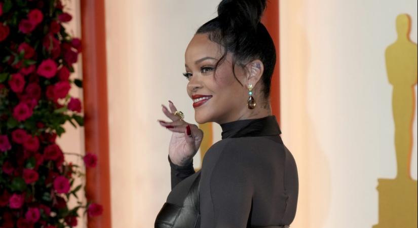 Közel kétmillió dollárt érő haslánccal bulizott Rihanna az Oscar-gála után