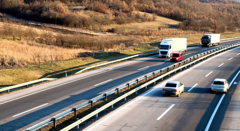 Figyelmeztetést adott ki az Útinform: újabb porviharokra számíthatunk országszerte