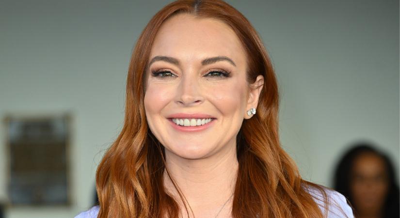 Lindsay Lohan édes fotóval jelentette be, hogy babát vár