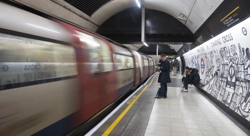 London összes metróvonalán leállt a forgalom