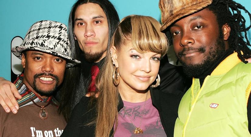 Most a Black Eyed Peas van cseszegetve egy húsz éves dal miatt
