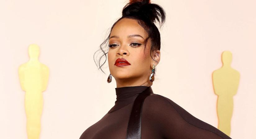 Rihanna egy 653 millió forintot érő haslánccal ment bulizni - kép