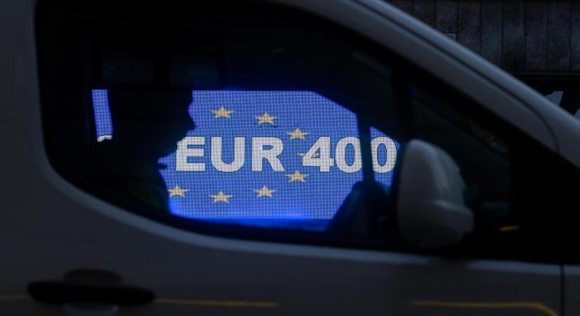 Jött a nemzeti hullámvasút, 400 forint feleett is járt az euró árfolyama