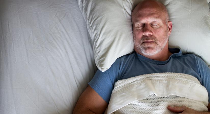 Alvászavar: ilyen könnyen túlsúlyhoz vezethet