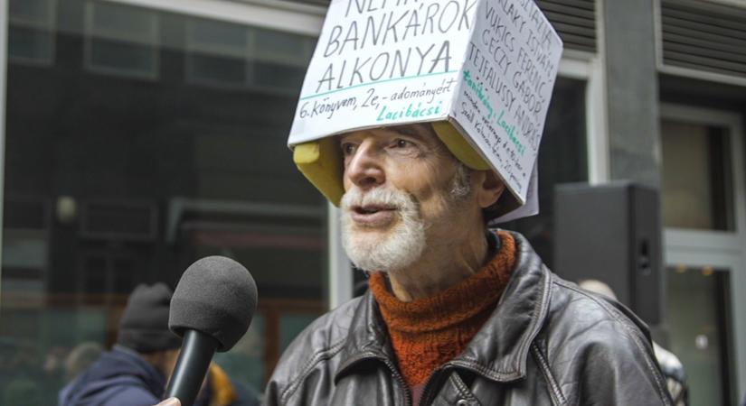 A fiataloknak nincs sok választásuk, ha nem akarnak simulni a becsapógépezethez