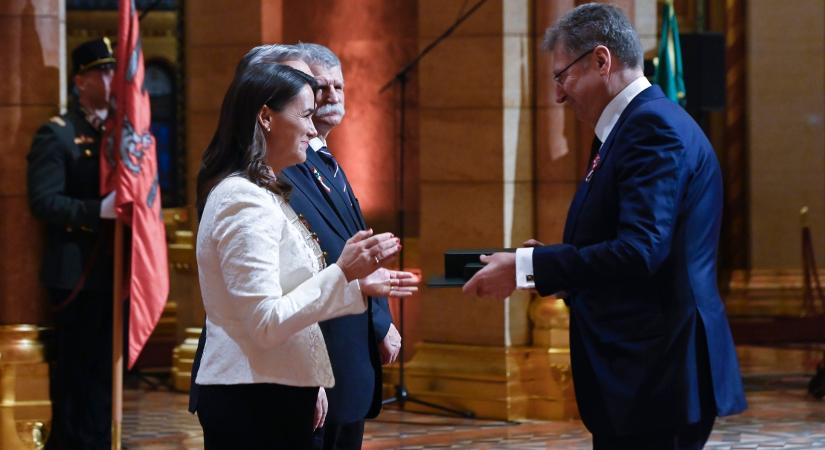 Magyar Érdemrend kitüntetést kapott Parragh László