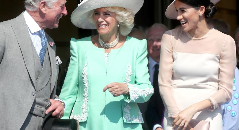 Meghan Markle nem elég bátor ahhoz, hogy III. Károly szemébe nézzen