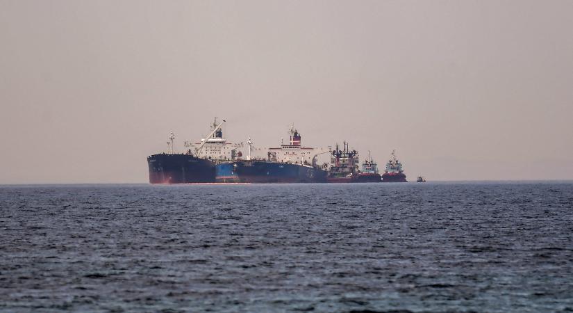 Megfelezték Oroszország olajbevételeit a szankciók