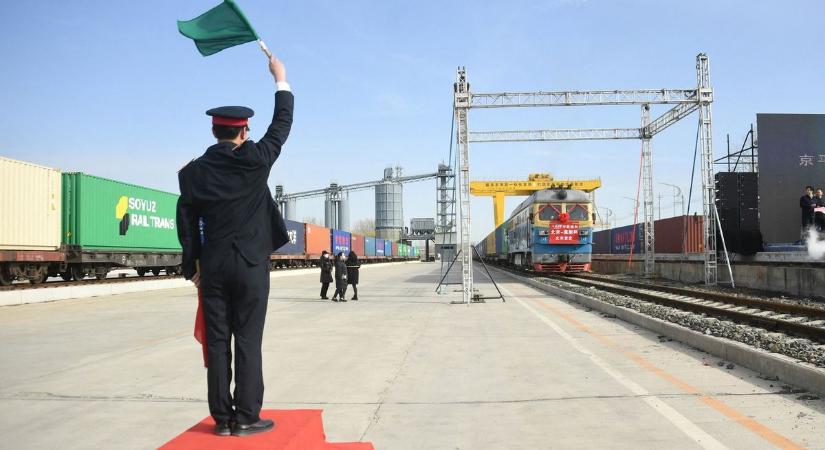 Peking elindította első közvetlen tehervonatjáratát Moszkvába
