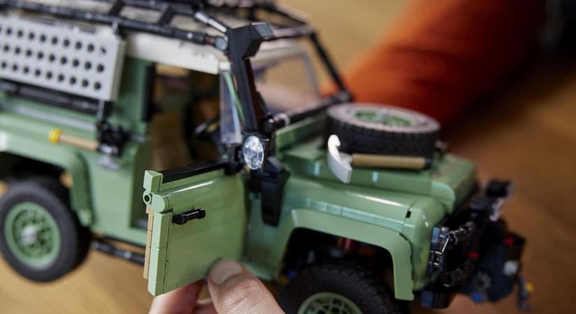 Kétezer darabos Legoval kívánnak boldog születésnapot a Land Rovernek