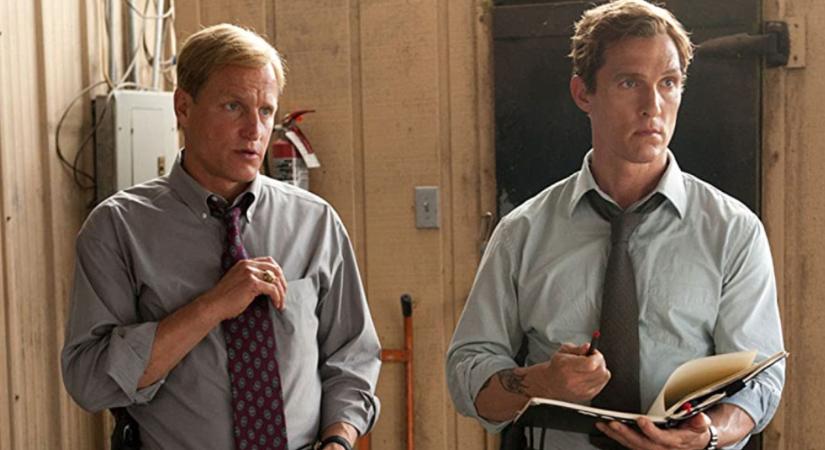9 évvel a True Detective után Matthew McConaughey és Woody Harrelson vígjátékot forgat a köztük lévő "love story"-ról