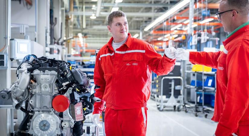 Fillérre kiszámolták: akkorát ment az Audi Hungaria, hogy a márciusi fizetéssel 2,6 havi bónusz is jön a dolgozóknak