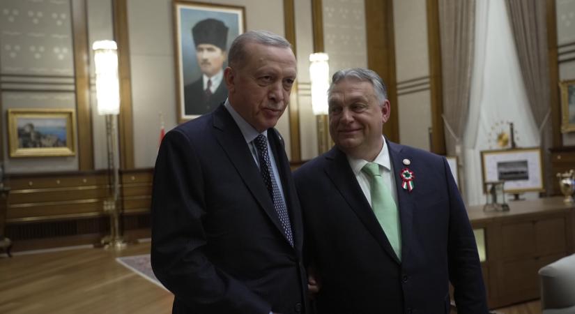A magyar és a török vezetés is el akarja kerülni az ukrajnai háborúba sodródást