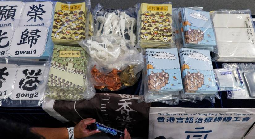 Lázító mesekönyvek birtoklásáért tartóztattak le két embert Hongkongban