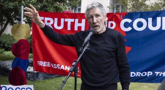 Jogi lépésekkel fenyegetőzik Roger Waters, ha újabb koncertjét mondják le Németországban