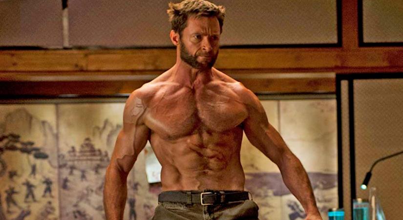 VIDEÓ: Hugh Jackman egy jókora súllyal a hátán szenved, hogy újra Rozsomák-formába hozza magát a Deadpool 3. forgatására