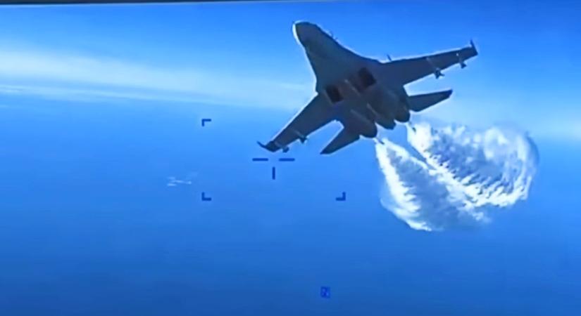 Kitüntették az amerikai drónt leszedő orosz vadászgépek pilótáit