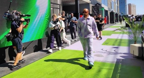 Exkluzív: Hamilton kirúgta a legközelebbi bizalmasát?