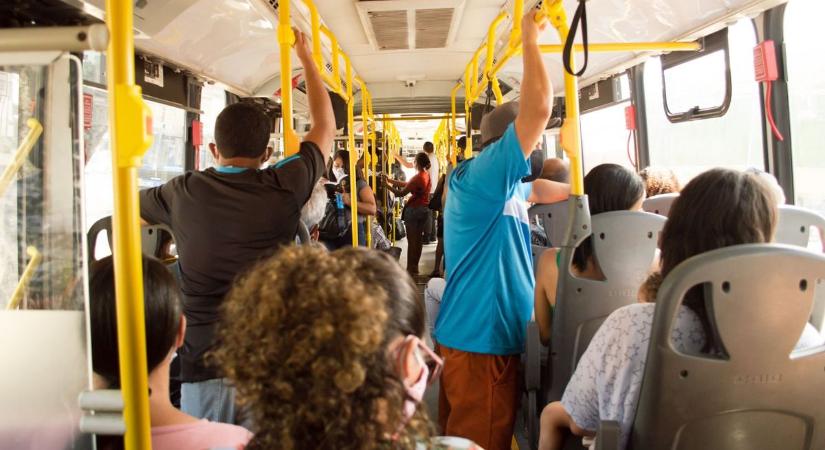 Pótlóbuszok szállítják az utasokat Dombóvár és Pécs között