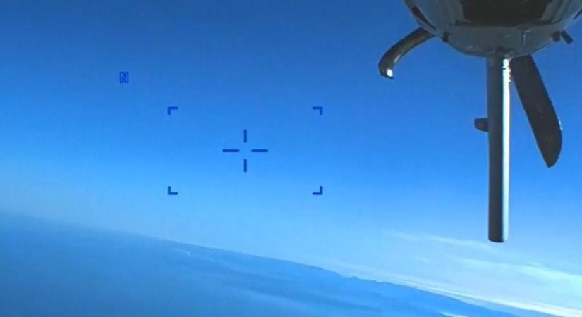 Kitüntették azt a két orosz pilótát, aki miatt a Fekete-tengerbe zuhant egy amerikai drón