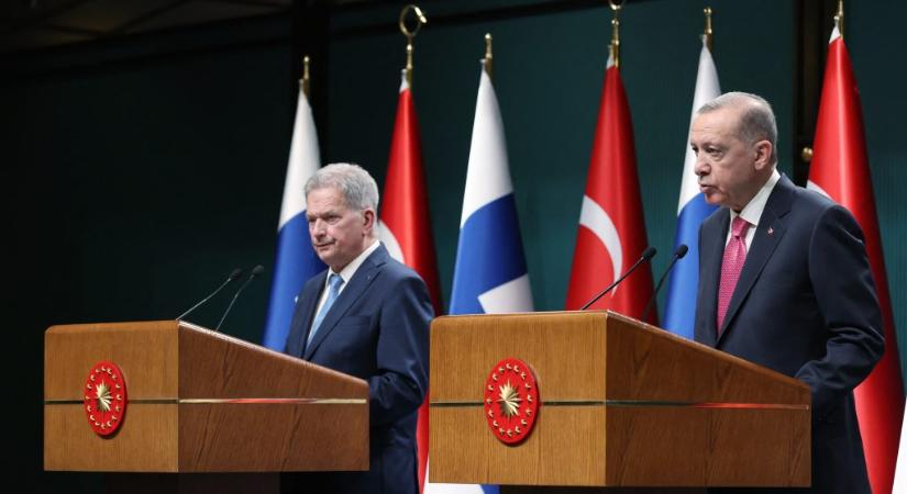 Törökország ratifikálja Finnország NATO-csatlakozását
