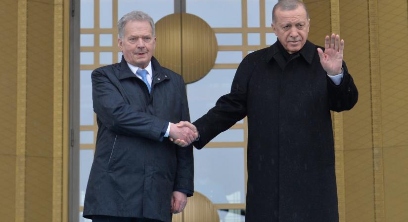 Erdogan bejelentette: hozzájárulnak Finnország felvételéhez a NATO-ba