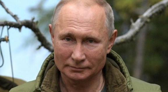 Már körözik Putyint, háborús bűnnel vádolják