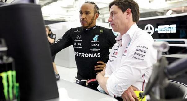 Wolff biztos benne, hogy Hamilton marad
