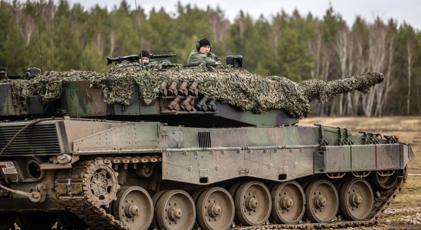 Úton vannak a kanadai Leopard 2-esek Ukrajnába