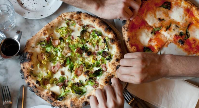 Hétvégi gasztró: szellős, vékony, közel tökéletes nápolyi pizza otthon