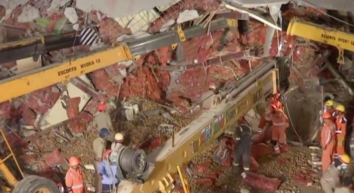 Nyolcan meghaltak, miután több tonna burgonya omlott rájuk (videó)